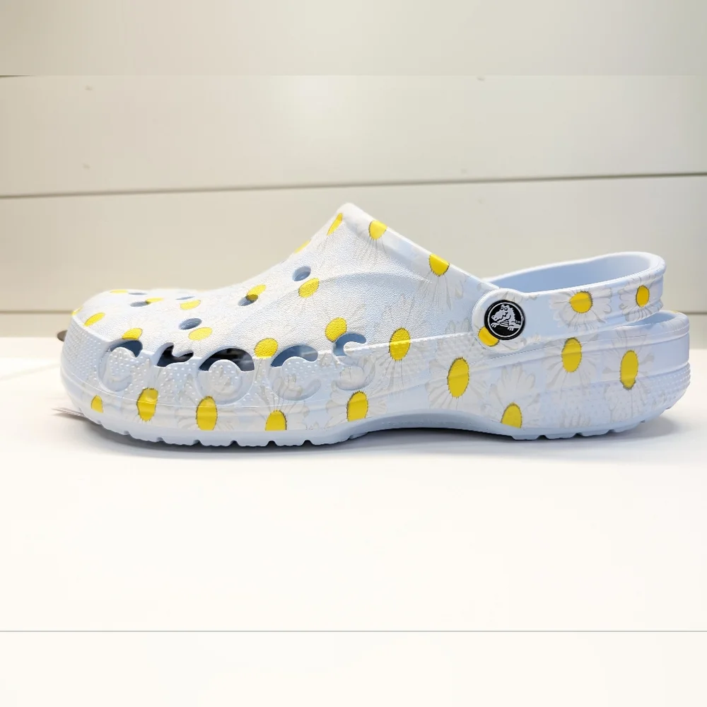 Crocs Baya Seasonal Printed Daisy Floral Flowers Blue Sky Clog size Men's 12